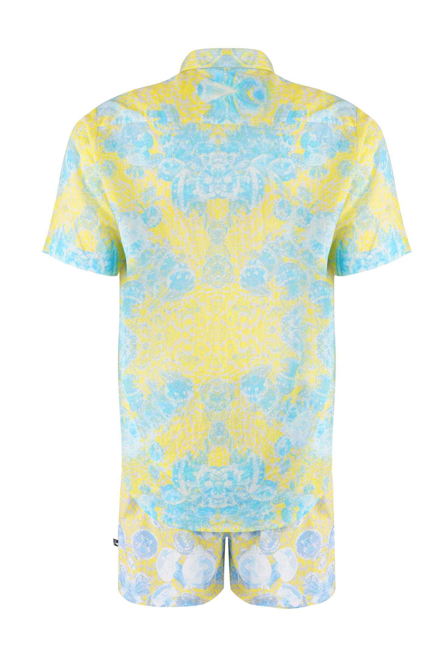 Bergamo shirt for men in modern resort style, lightweight stylish summer wear perfect for beach and vacation looks