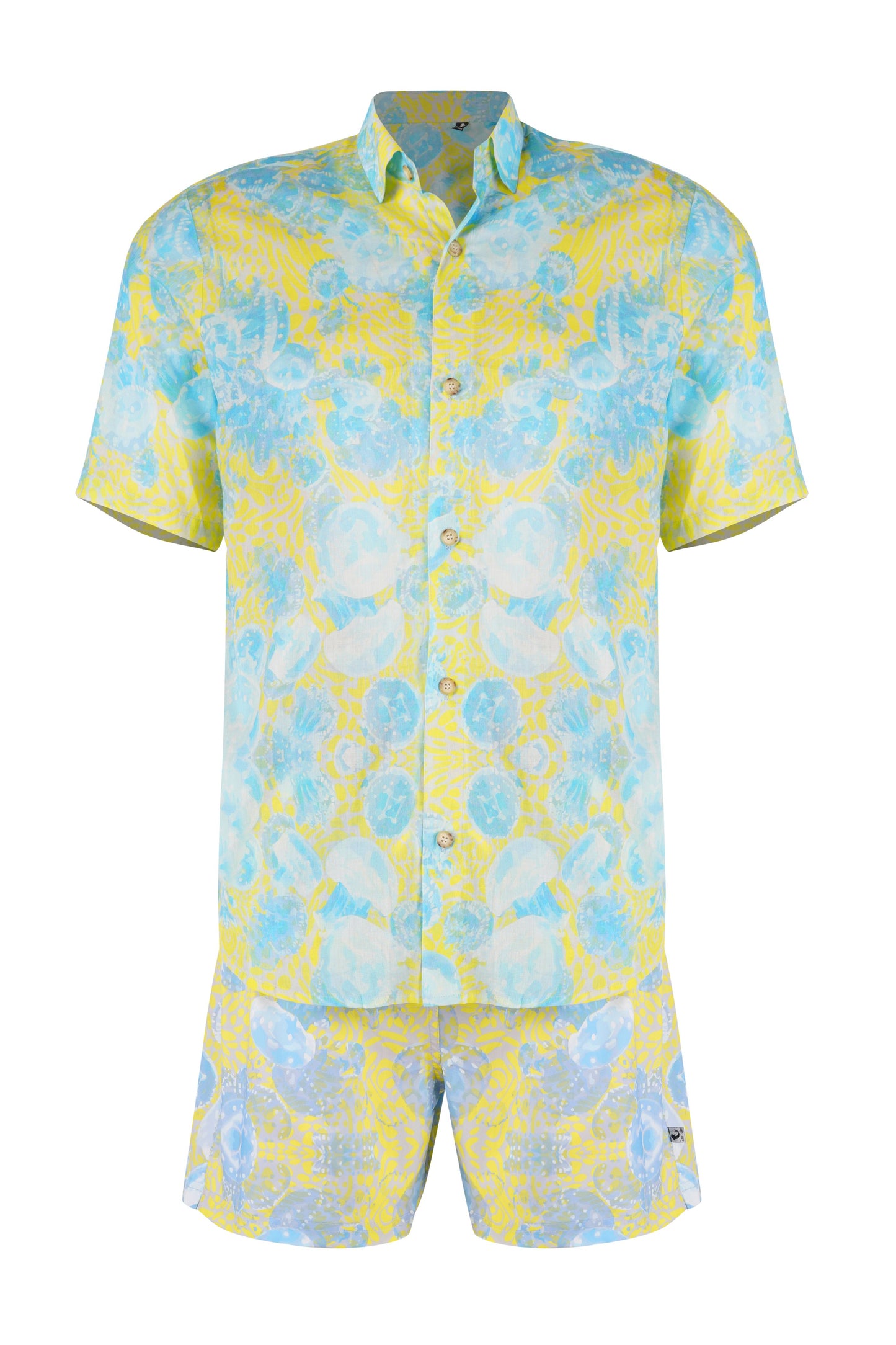 Bergamo shirt for men in modern resort style, lightweight stylish summerwear perfect for beach and vacation looks