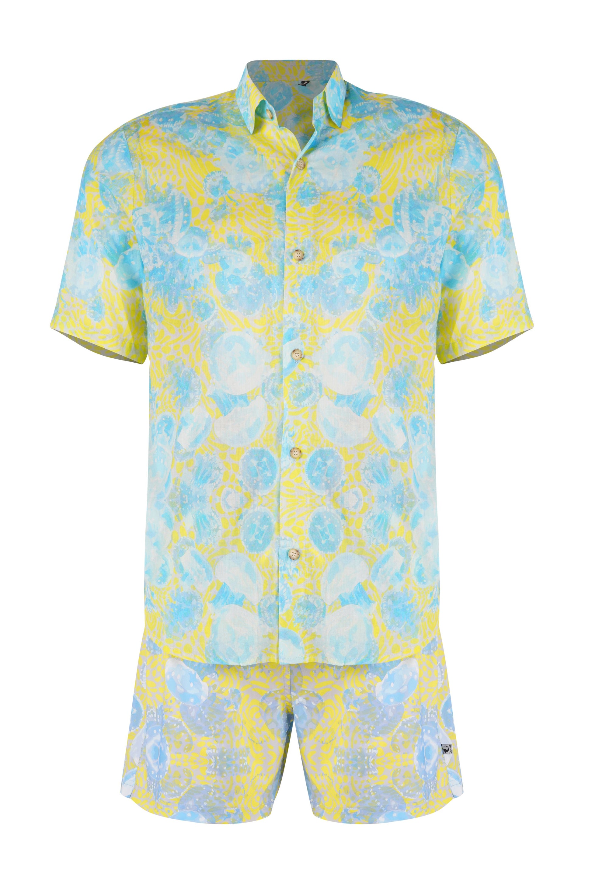 Bergamo shirt for men in modern resort style, lightweight stylish summerwear perfect for beach and vacation looks